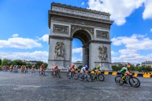 Paris,,France, ,July,24,,2016:,The,Feminine,Peloton,Riding
